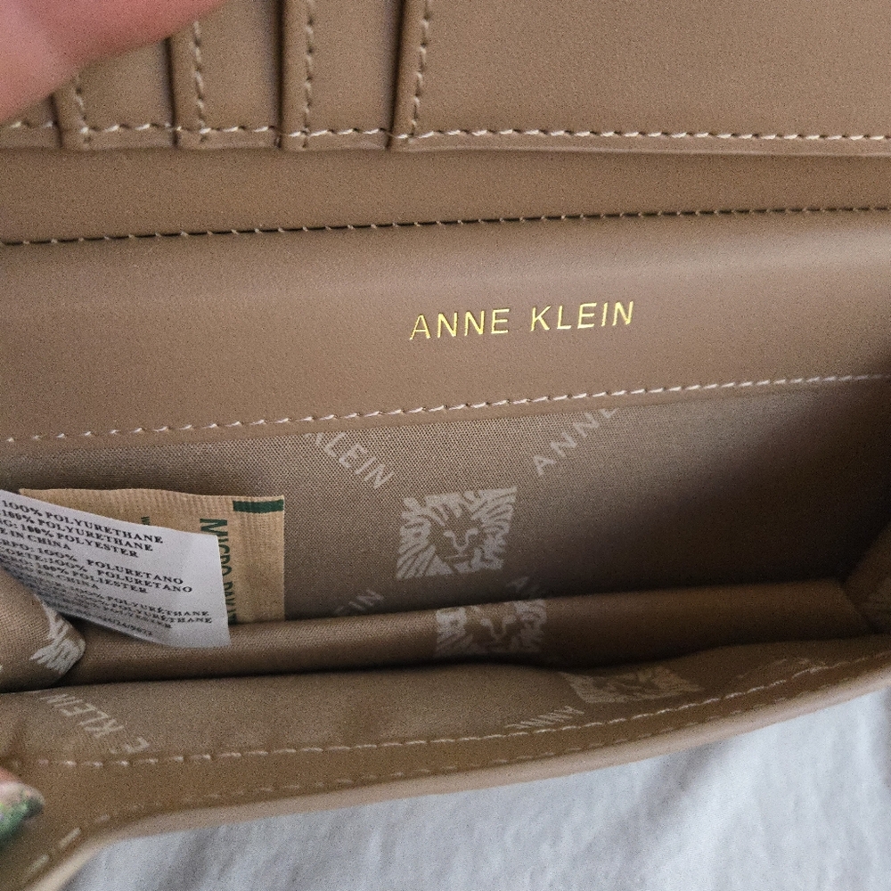 Anne Klein Beige Bifold Wallet Wristlet Vegan Leather NWOT - Picture 5 of 11